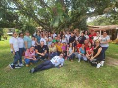 Taller Vivencial y tarde recreativa en la celebración del día del maestro, con el apoyo de FUDOC y padres de familia