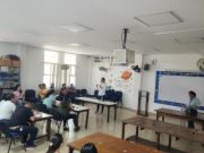 Socialización programa becas FUDOC con padres de familia de estudiantes del grado once